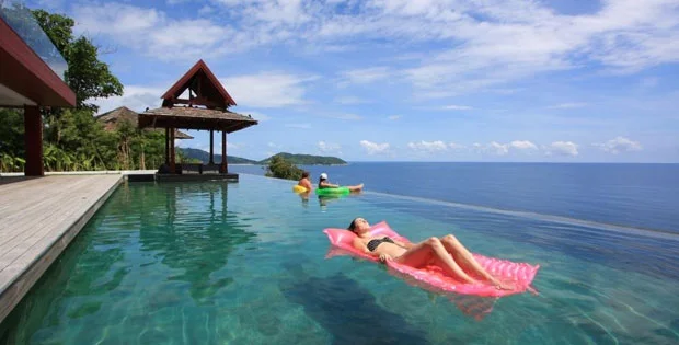 Talk Show casting in L.A. for people who want a tropical getaway