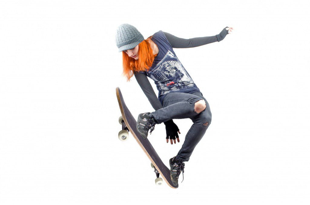 skateboarder-woman-jumping
