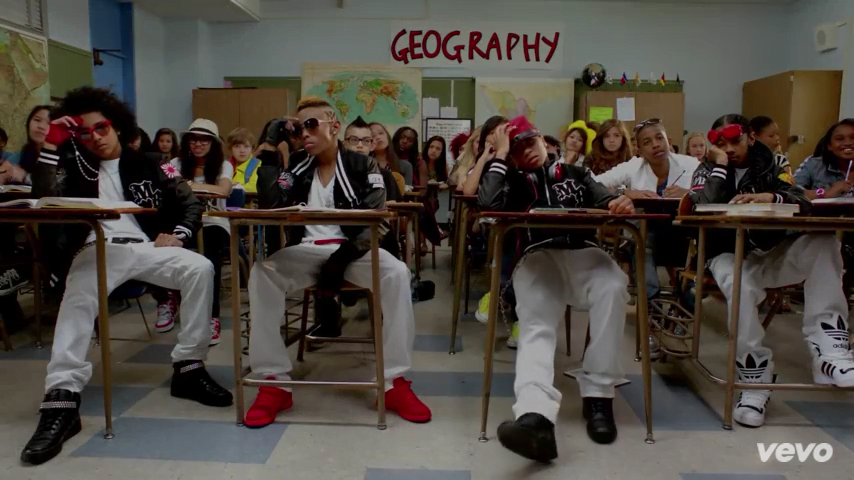 Music video extras - teens