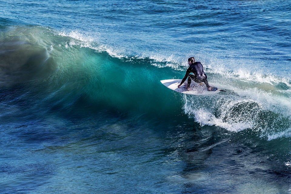 Surfer Casting