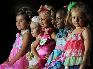 Read more about the article Docu-Series About Pageants Now Casting Pageant Parents Nationwide