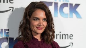 Read more about the article Casting Call in Chicago for FOX TV Pilot “Mrs Otis Regrets” Starring Katie Holmes